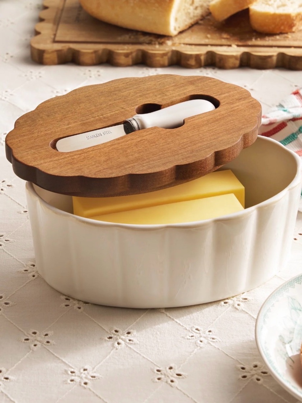 The Pioneer Woman White Ceramic Butter Dish with Wood Lid and Spreader